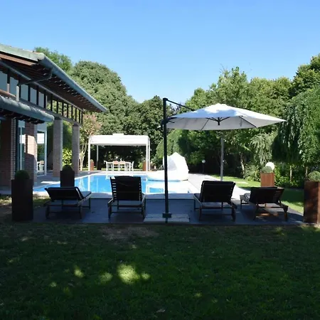 Villa Con Piscina Curtatone