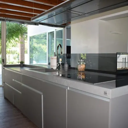 Villa Con Piscina *