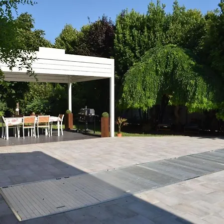 Villa Con Piscina * Curtatone