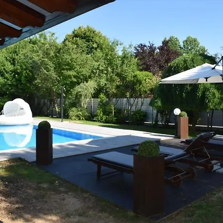 Villa Villa Con Piscina *