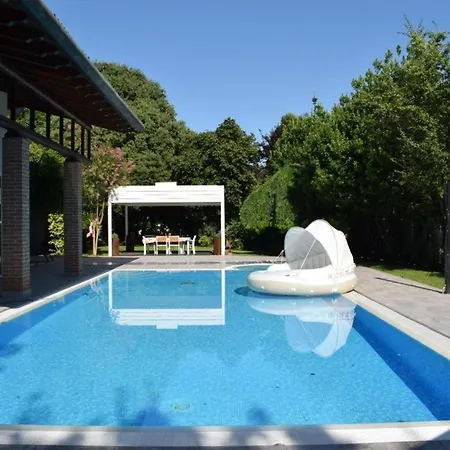 Villa Con Piscina *
