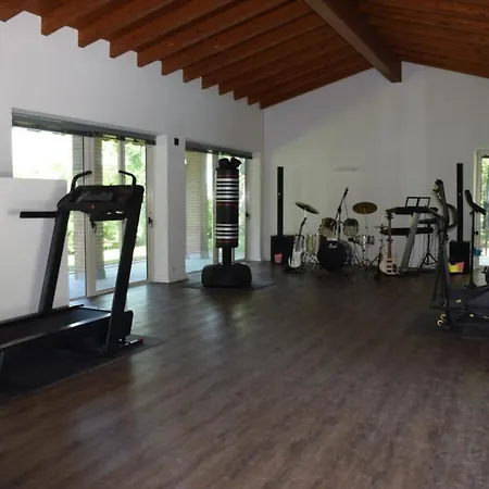 Villa Con Piscina