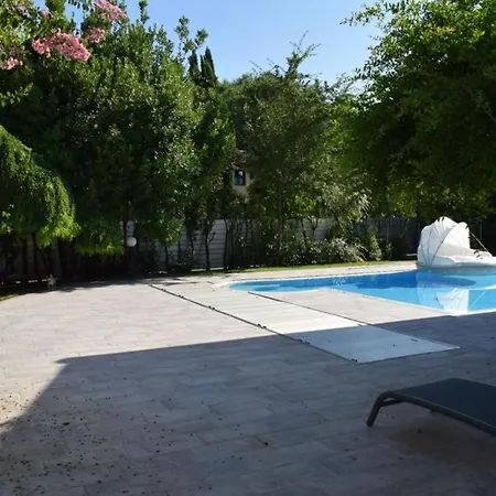 Villa Con Piscina